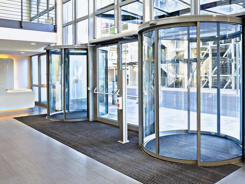 Automatic revolving doors