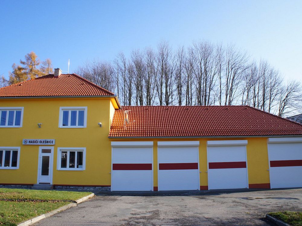 Roll-up garage doors